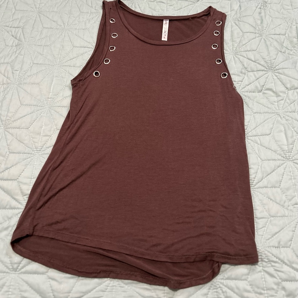 Rust color tank top with grommet holes large